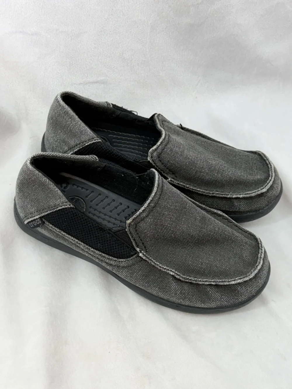 Crocs Santa Cruz size 1 Casual Grey Slip-On Canvas Shoes